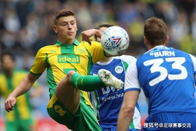 欧冠-吉鲁2球2助攻 AC米兰4-0大胜夺小组第2出线